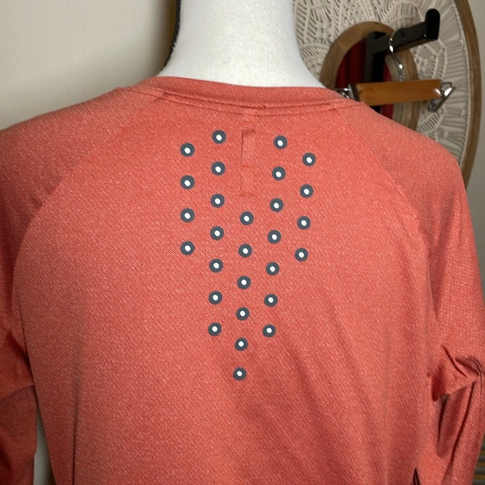 Men’s Lulu Lemon Textured Training Long sleeve Medium burnt orange